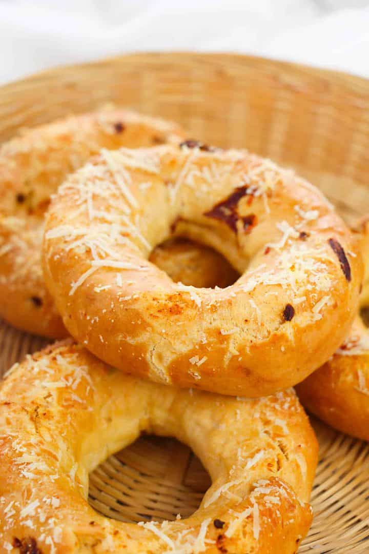 sun-dried-tomato-and-asiago-cheese-3-ingredient-bagels-smells-like-delish