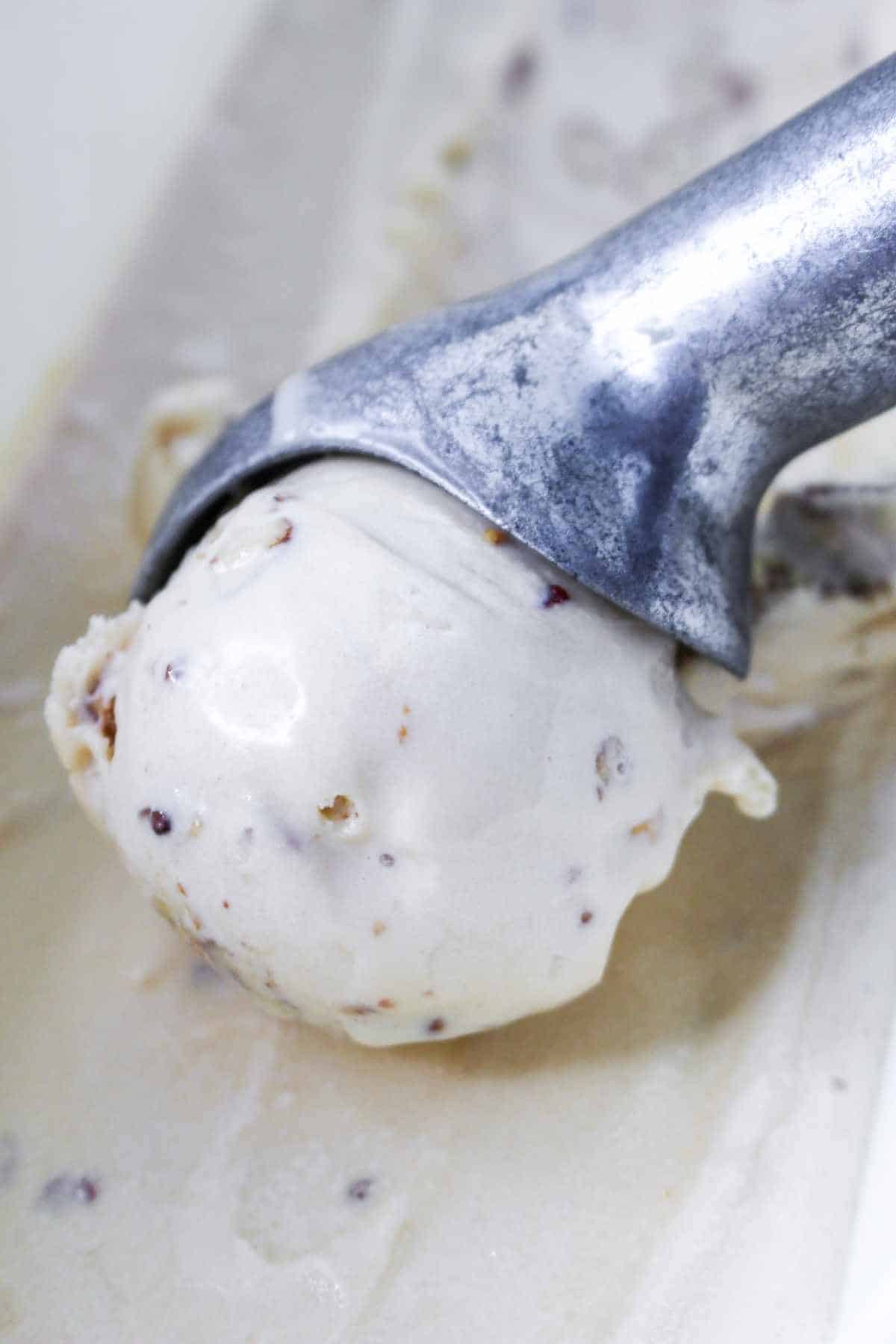 scoop of praline and cream ice cream.