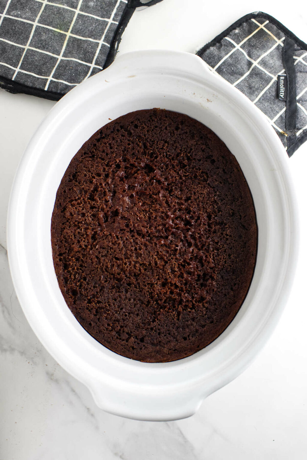 Crockpot Black Forest Dump Cake Smells Like Delish