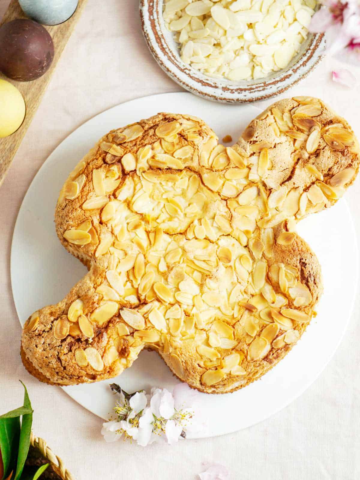 es the cake (or rather, bread) with Colomba Pasquale, a dove-shaped sweet bread symbolizing peace and the Holy Spirit.
