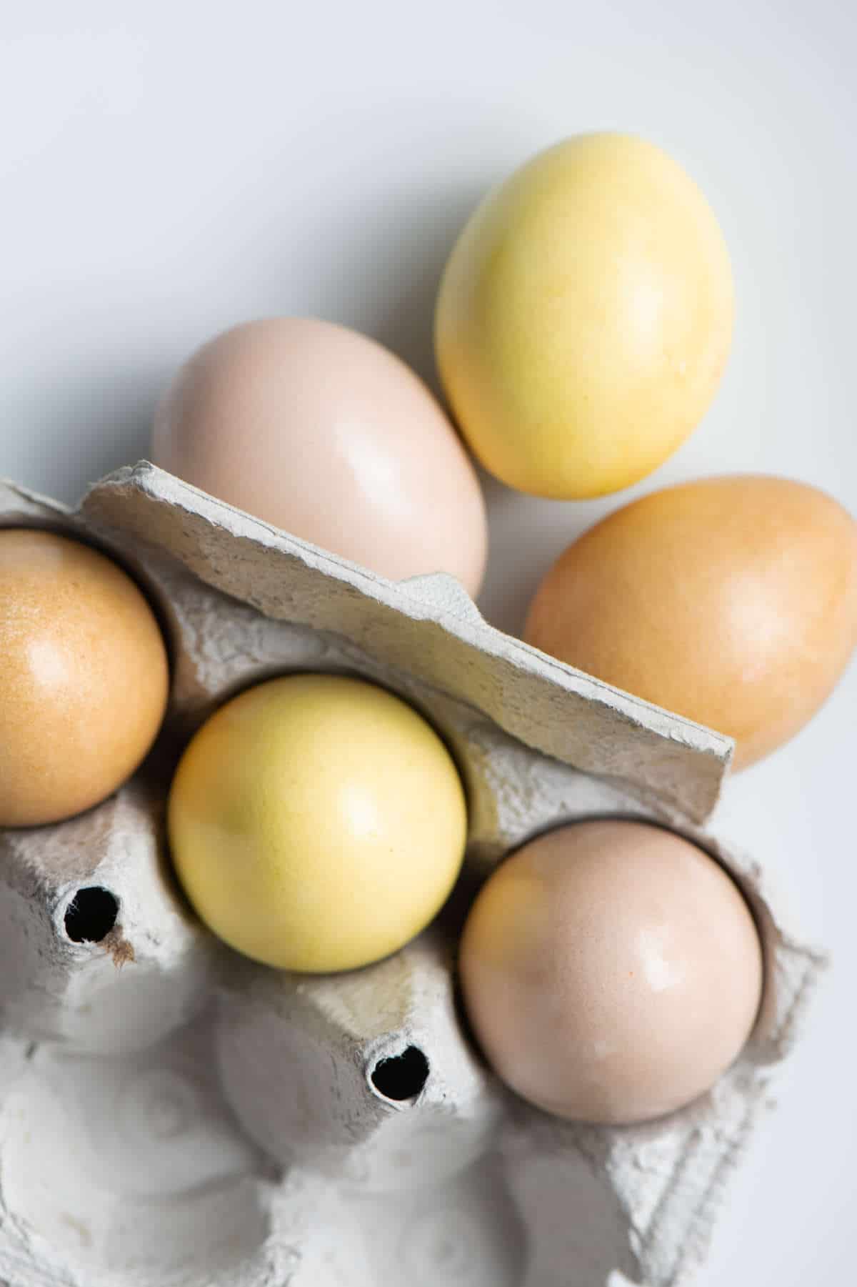 why-color-easter-eggs-vertical1
