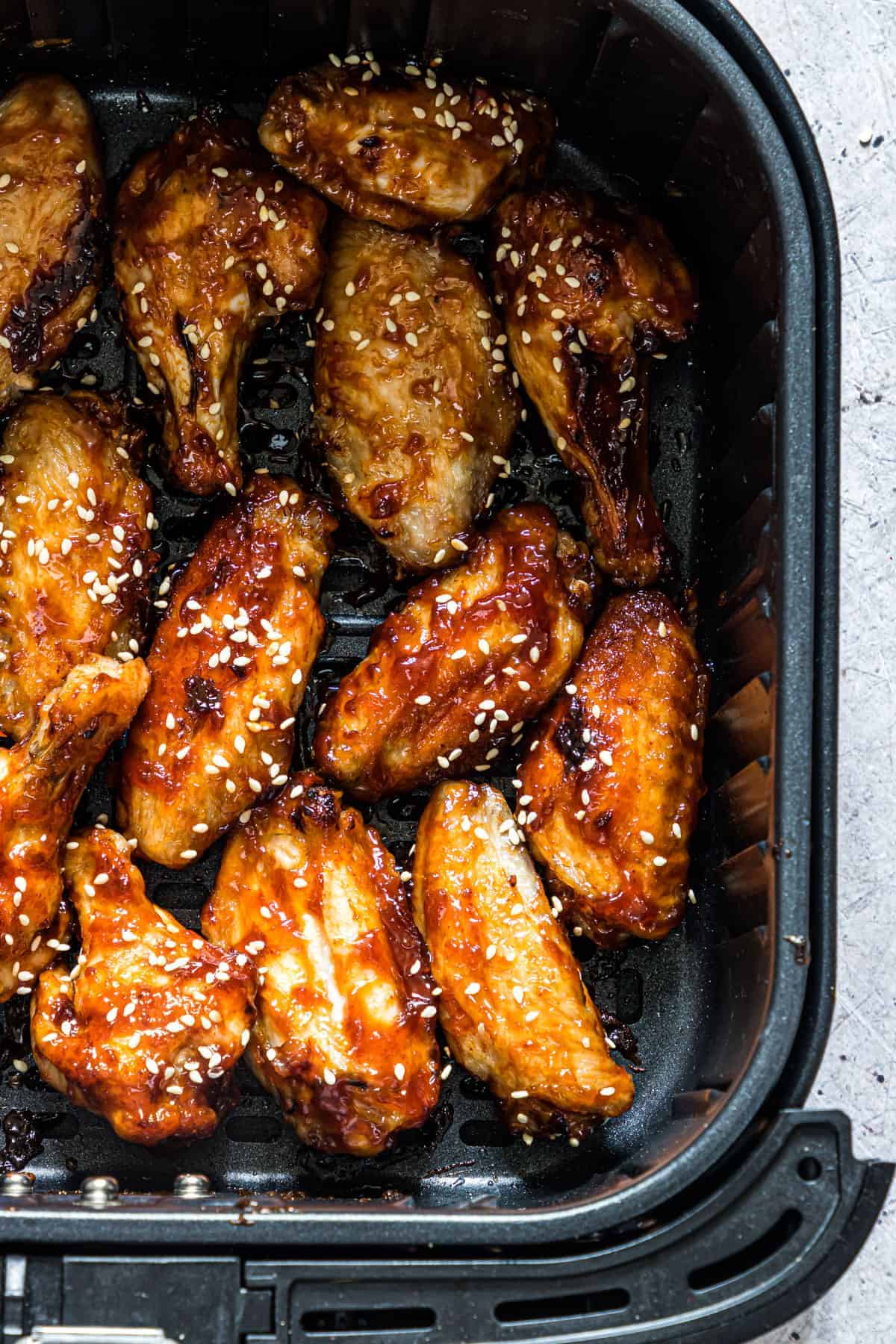 Air fryer chicken wings for awesome air fryer appetizers.