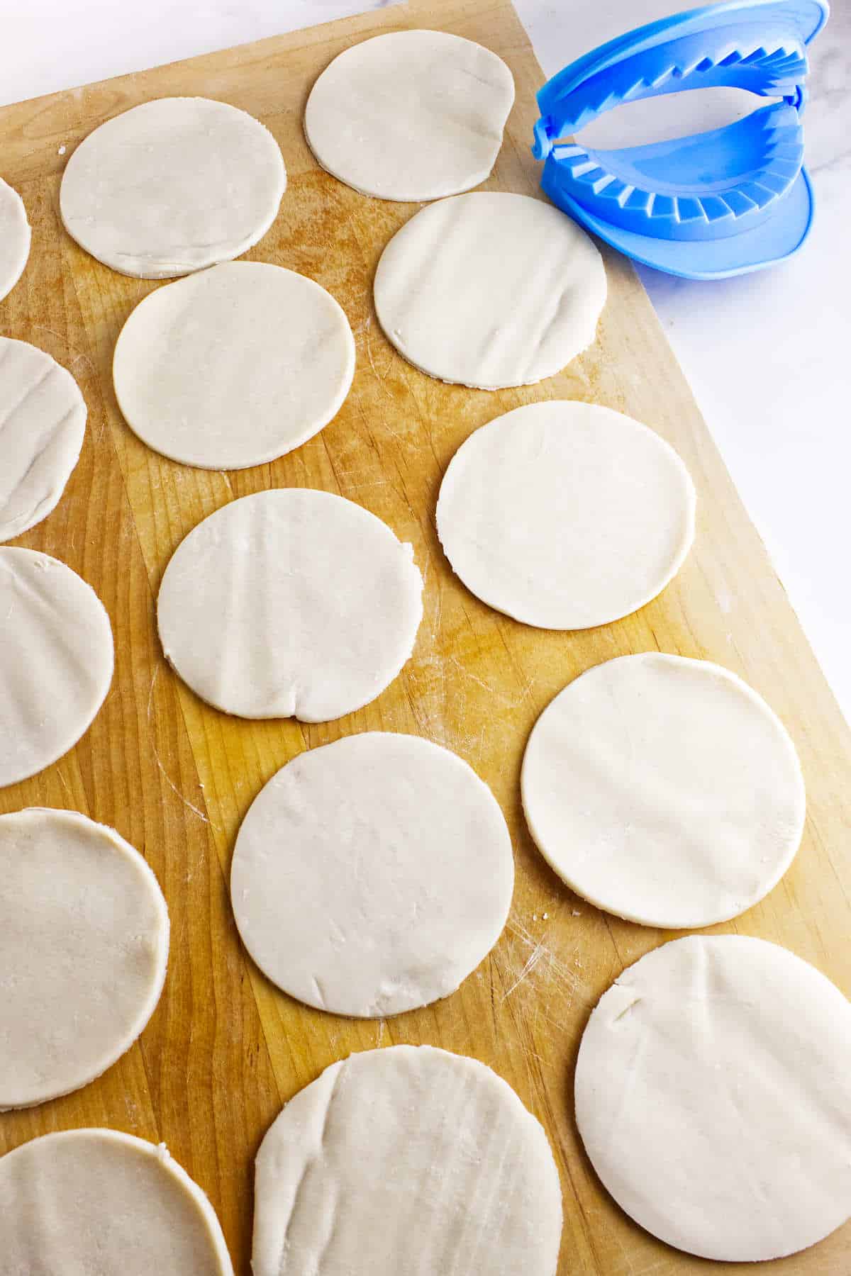 pie crust cut into 20 circles about 6 inches diameter.