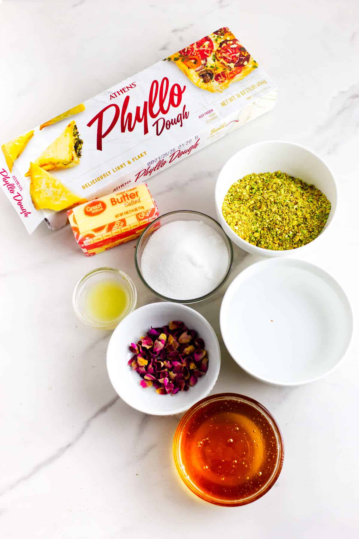 ingredients for making pistachio baklava.