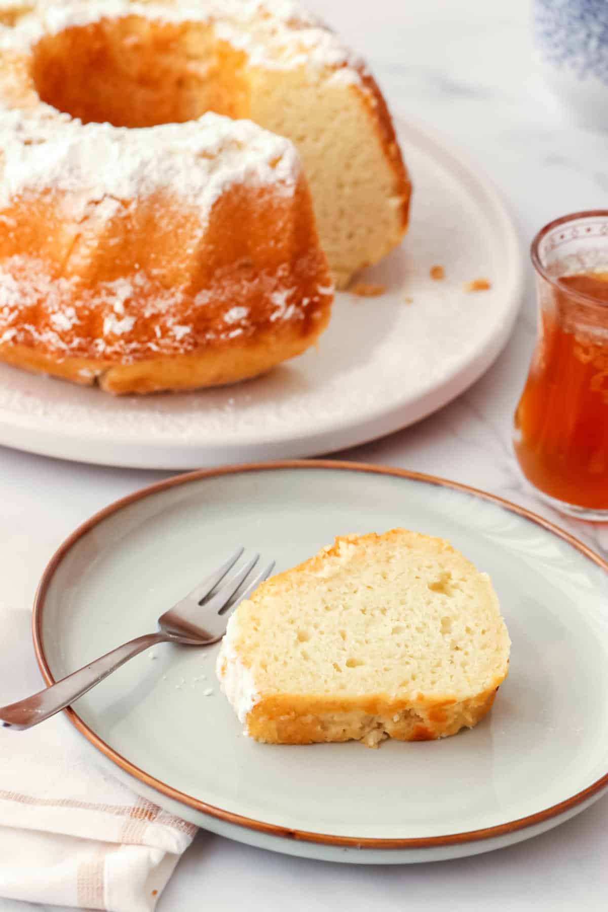 slice of vanilla bundt cake.