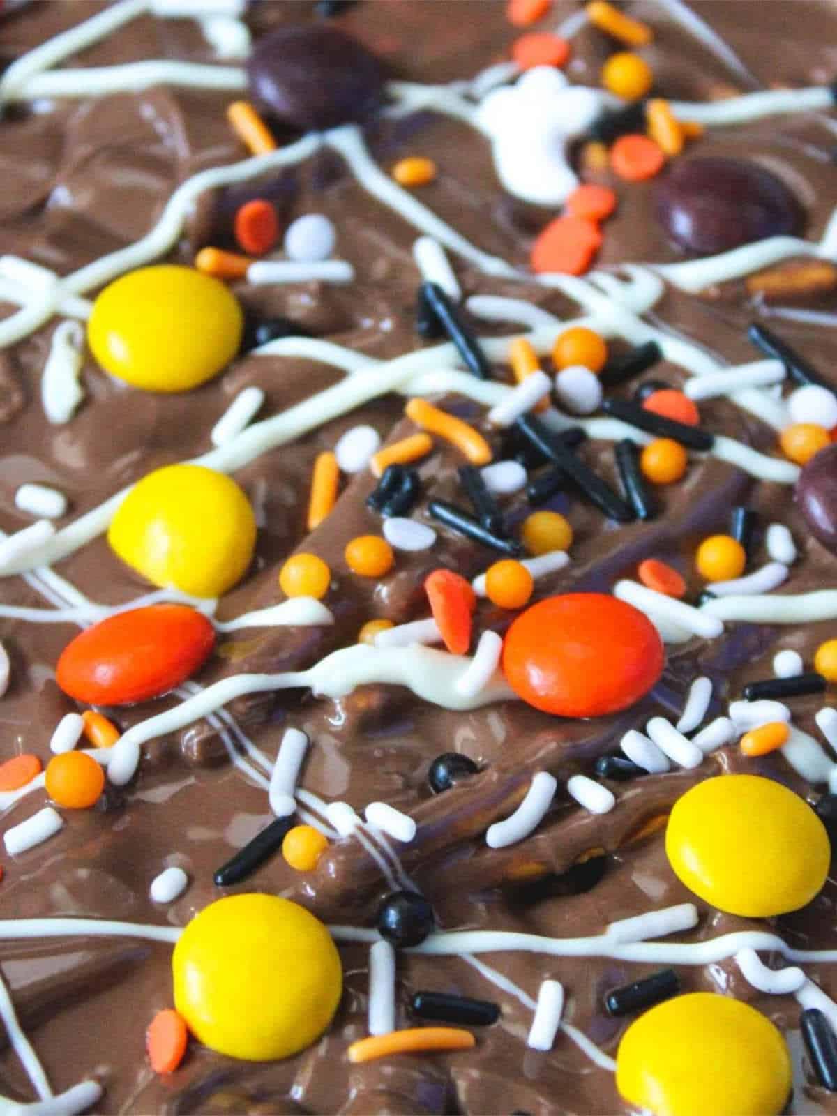 Easy Halloween Bark.