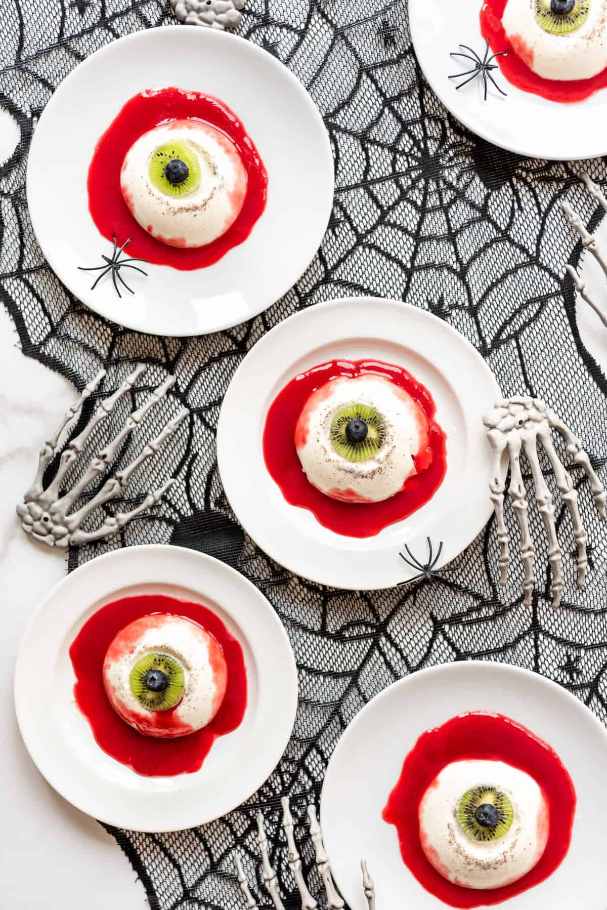 spooky halloween treats, Halloween Panna Cotta Eyeballs.